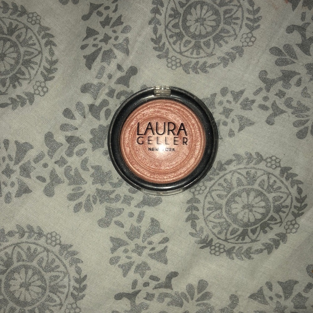 Laura Geller Peach Glow Illuminator
